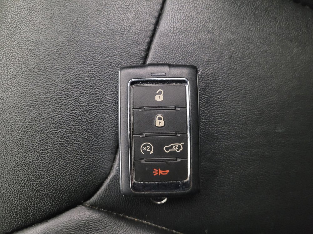 Used 2022 Jeep Grand Cherokee L Limited AWD/4WD image 32