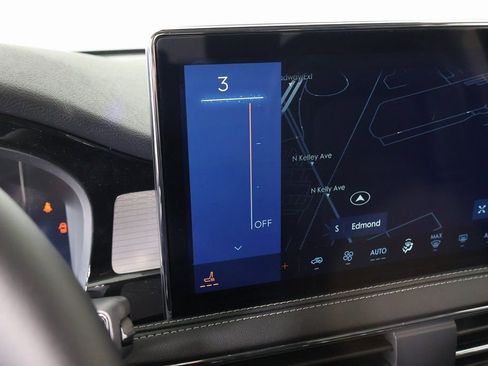 New 2026 Lincoln Corsair Premiere image 8