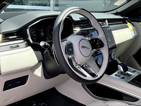 New 2026 Jaguar F-PACE R-Dynamic S image 6