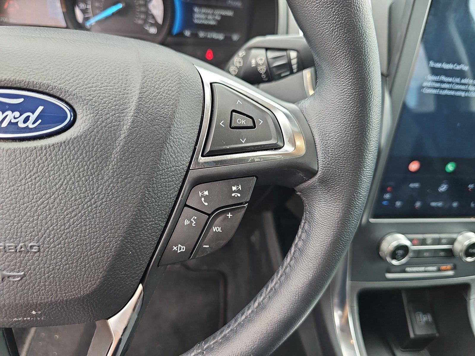 Used 2023 Ford Edge Titanium AWD/4WD image 19