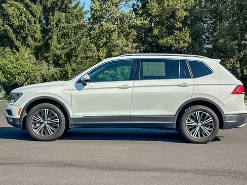 Used 2019 Volkswagen Tiguan SEL w/ 3rd Row Seat Package AWD/4WD image 8