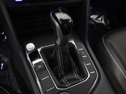 Used 2022 Volkswagen Tiguan SE image 47