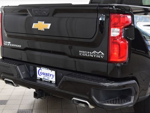 Used 2024 Chevrolet Silverado 1500 High Country w/ High Country Premium Package AWD/4WD image 21