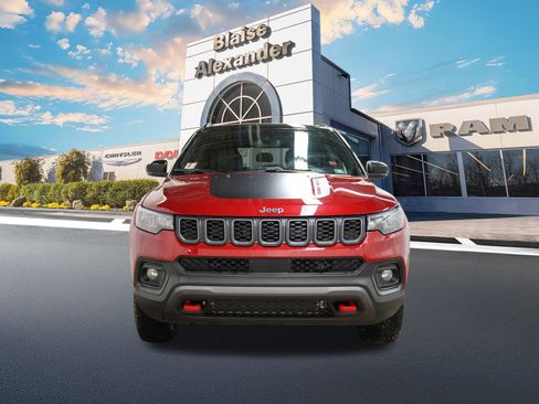 Used 2025 Jeep Compass Trailhawk image 11