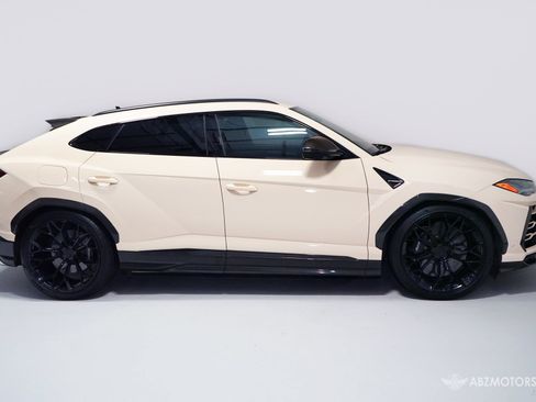 Used 2019 Lamborghini Urus AWD/4WD image 3