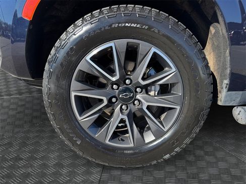 Used 2021 Chevrolet Tahoe Z71 w/ Rear Media and Nav Package image 14