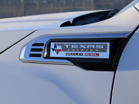 Used 2025 GMC Sierra 2500 SLT w/ Texas SLT Premium Package image 3