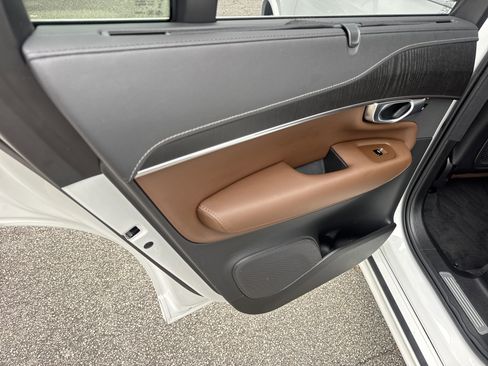 Used 2024 Volvo XC90 B6 Ultimate w/ Lounge Package image 21