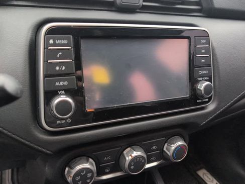 Used 2022 Nissan Versa S image 10