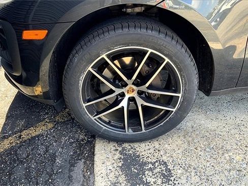 Used 2023 Porsche Macan image 15