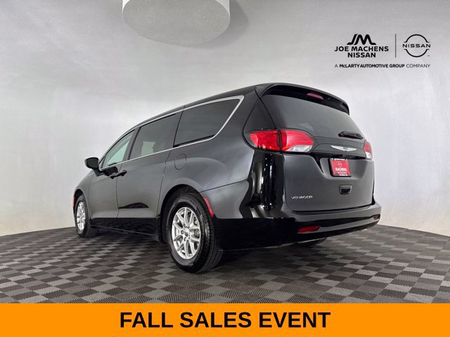 Used 2024 Chrysler Voyager LX FWD image 16