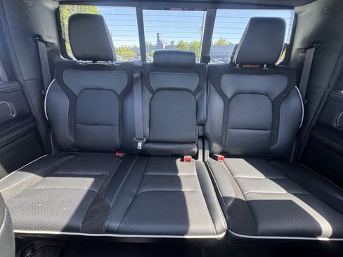 Used 2025 RAM 1500 Laramie AWD/4WD image 41