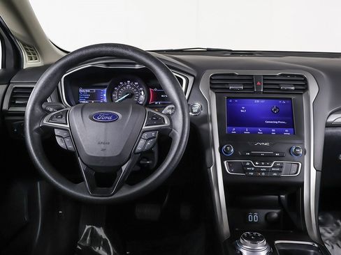 Used 2020 Ford Fusion SE image 27