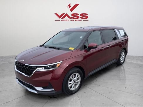 Used 2024 Kia Carnival LX image 1