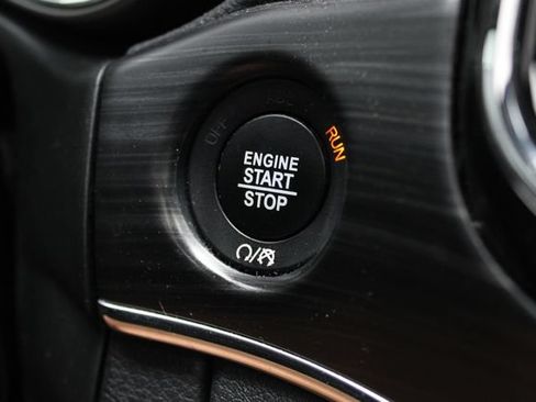 Used 2021 Jeep Grand Cherokee Limited AWD/4WD image 16