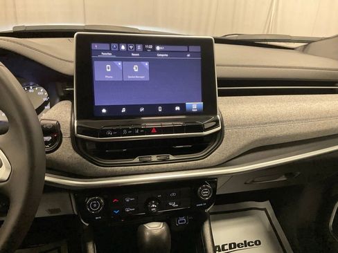 Used 2024 Jeep Compass Latitude image 24