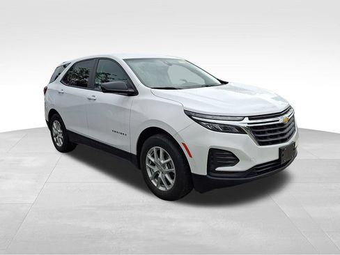 Certified 2023 Chevrolet Equinox LS w/ LS Convenience Package FWD image 1