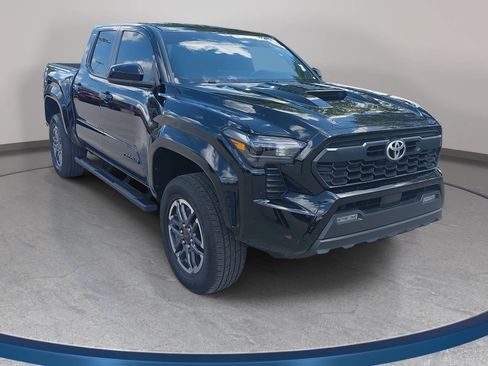 Used 2024 Toyota Tacoma TRD Sport AWD/4WD image 3