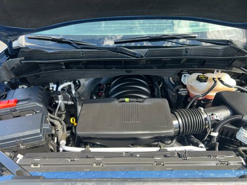 Used 2024 GMC Sierra 1500 SLT image 3