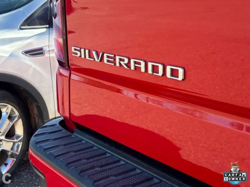 Used 2019 Chevrolet Silverado 1500 RST image 13