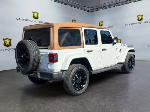 Used 2022 Jeep Wrangler Unlimited Sahara AWD/4WD image 5