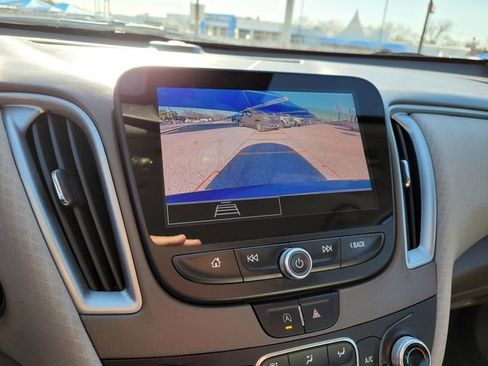 Used 2025 Chevrolet Malibu LT image 21