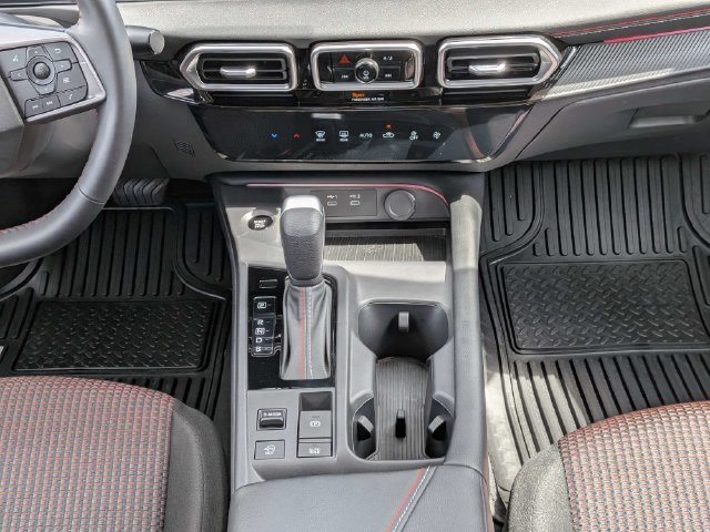 Used 2026 Nissan Sentra SR w/ Floor Mat Package FWD image 17