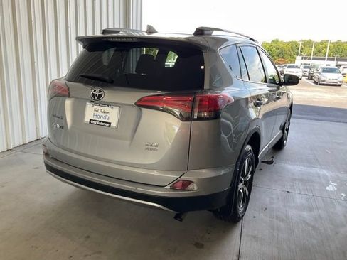 Used 2018 Toyota RAV4 XLE AWD/4WD image 21