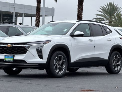 New 2026 Chevrolet Trax LT w/ Driver Confidence Package image 7