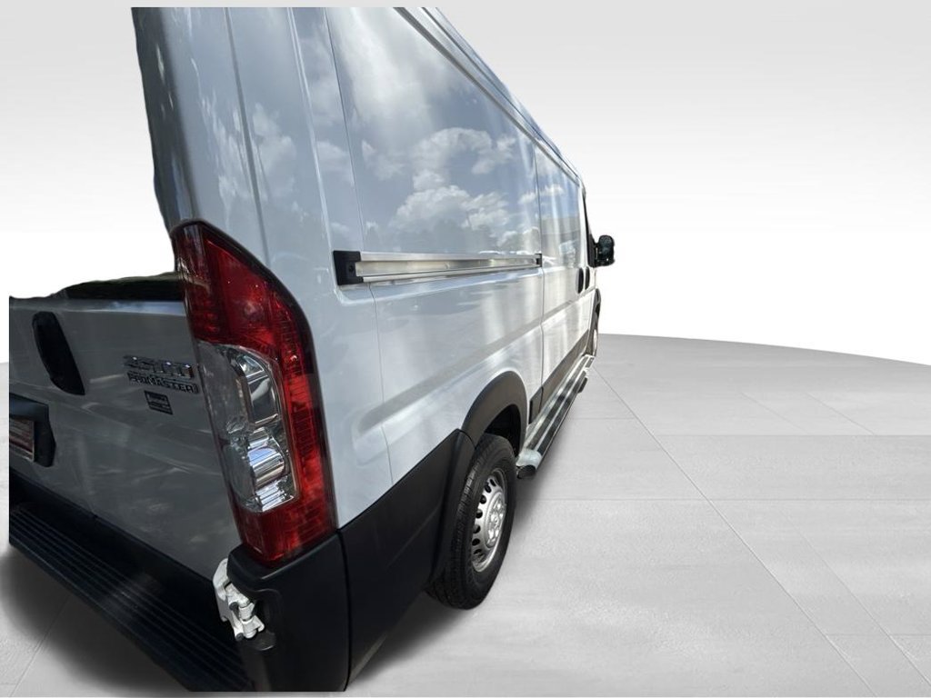 Used 2025 RAM ProMaster 2500 w/ U-Haul Equipment Group FWD image 7
