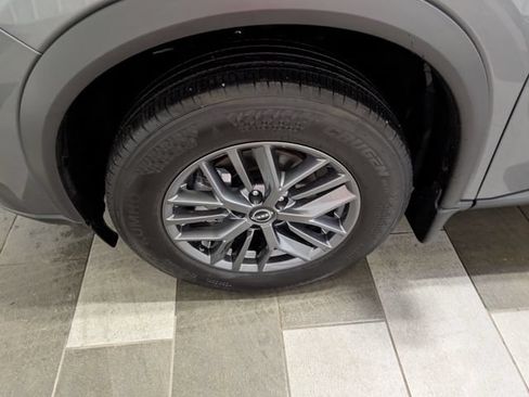 Used 2025 Nissan Rogue S AWD/4WD image 7