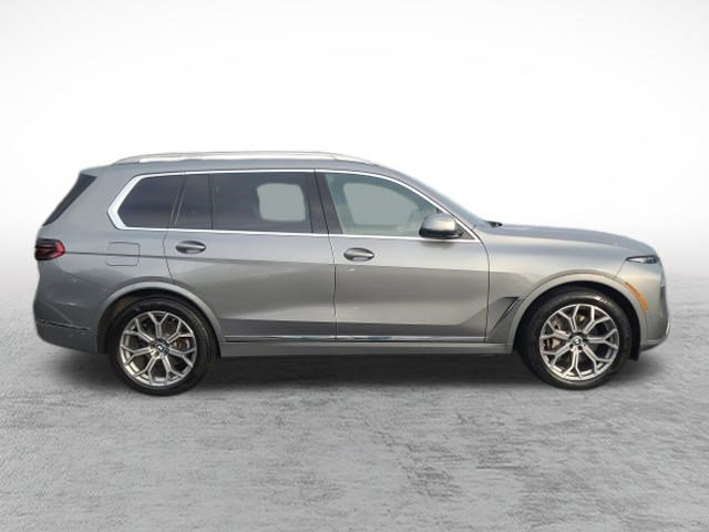 Used 2024 BMW X7 xDrive40i w/ Premium Package AWD/4WD image 4