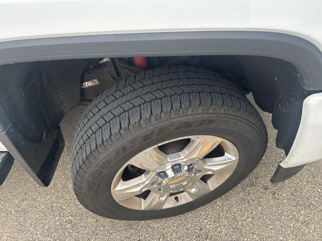 Used 2017 GMC Sierra 2500 Denali w/ Duramax Plus Package AWD/4WD image 5