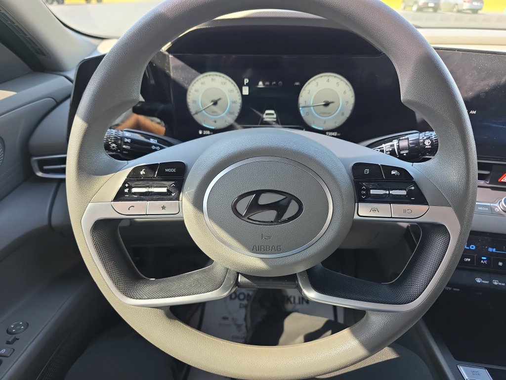Used 2024 Hyundai Elantra SEL FWD image 14