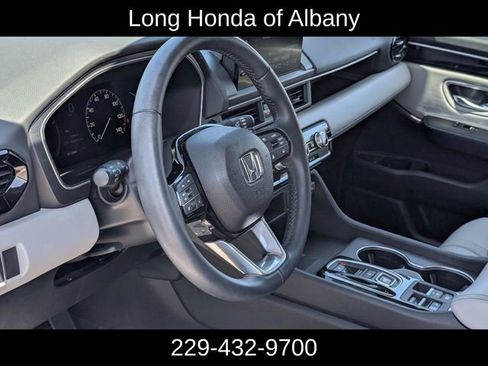 Used 2025 Honda Pilot Touring image 15