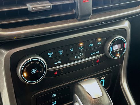 Used 2019 Ford EcoSport SE w/ SE Convenience Package image 24