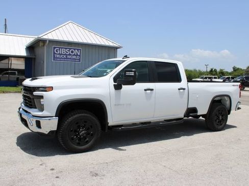 Used 2025 Chevrolet Silverado 2500 W/T w/ WT/CX Safety Package AWD/4WD image 5