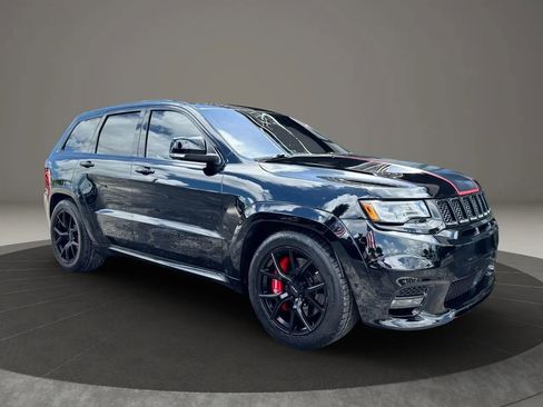 Used 2020 Jeep Grand Cherokee SRT image 3