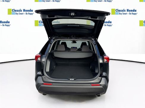 Used 2025 Toyota RAV4 XLE AWD/4WD image 29