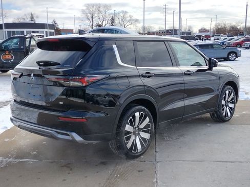 New 2026 Mitsubishi Outlander SE image 15