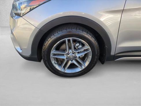Used 2017 Hyundai Santa Fe Limited image 24