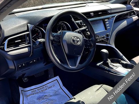 Used 2018 Toyota Camry LE FWD image 10
