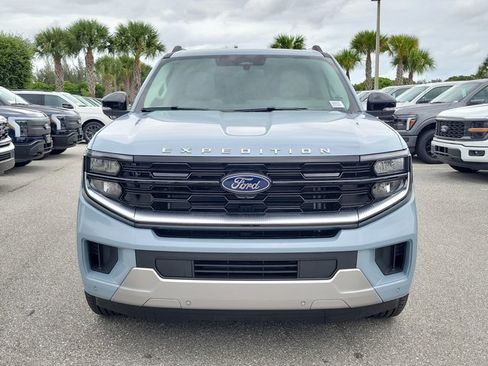 New 2026 Ford Expedition Max Platinum w/ Platinum Ultimate Package AWD/4WD image 2