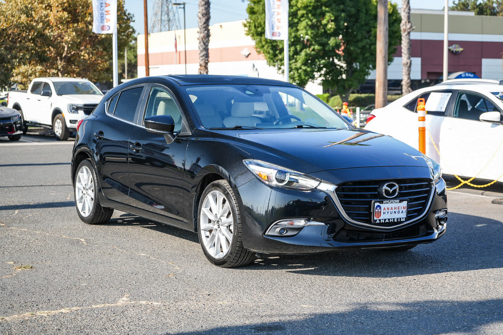Used 2017 MAZDA MAZDA3 Grand Touring w/ Premium Equipment Package FWD image 3