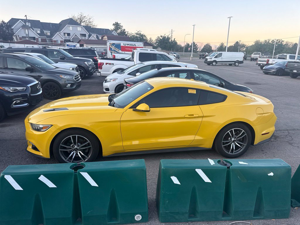 Used 2016 Ford Mustang Premium RWD image 9