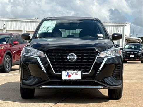 New 2025 Nissan Kicks Play S image 2