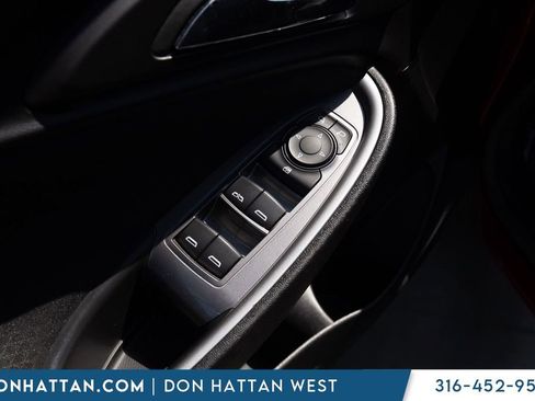 Used 2024 Chevrolet Malibu LT FWD image 17
