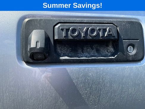 Used 2018 Toyota Tacoma SR5 AWD/4WD image 18