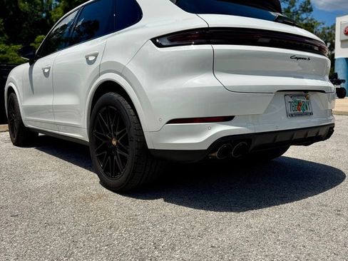Used 2026 Porsche Cayenne S AWD/4WD image 12