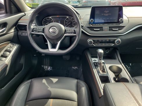Certified 2021 Nissan Altima 2.5 SR w/ SR Premium Package FWD image 10
